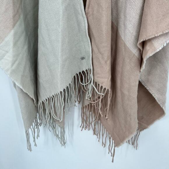 Elegant Pink and Cream Women's Shawl - Picture 6 of 9